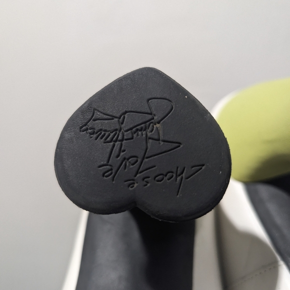 JOHN FLUEVOG CHOICE white and green  VANNY PUMPS 9 HEELS LEATHER PIN-UP SHOES - Picture 9 of 12